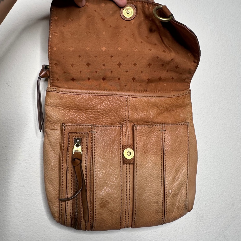 Fossil Morgan Traveler Crossbody Bag Tan Pebbled Leather Top Zip Boho Worn In - Picture 3 of 10